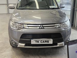 16 MITSUBISHI OUTLANDER 2.2 DIESEL 4WD 7 SEATER - Image 4