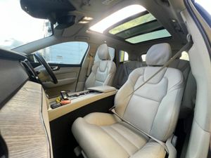 Volvo XC60 T6 PLUS DARK AWD 2.0 HYBRID ** HIGH SPE - Image 3