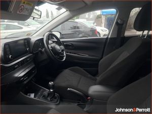 Hyundai Bayon EXECUTIVE 1.2 PETROL. TINY MILEAGE - Image 4