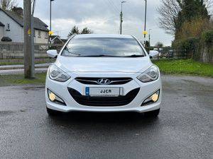 ABSOLUTELY IMMACULATE 2014 HYUNDAI I40 - Image 2
