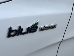 ABSOLUTELY IMMACULATE 2014 HYUNDAI I40 - Image 4