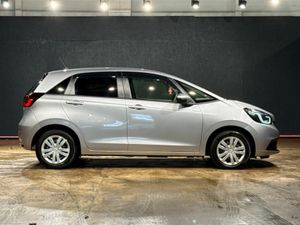 Honda Fit VERY LOW MILEAGE - E-HEV - REVERSE CAMER - Image 3