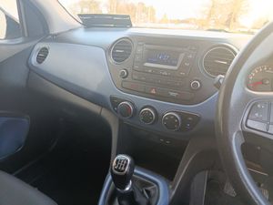 Hyundai i10 Classic - Image 4
