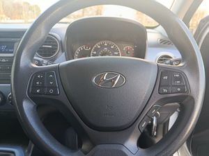 Hyundai i10 Classic - Image 2