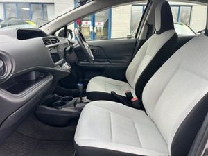 2016 TOYOTA AQUA PETROL HYBRID AUTO LOW KMS - Image 4