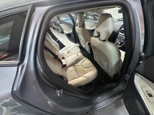 2019 Volvo V40 D3 (150hp) Momentum Automatic - Image 3