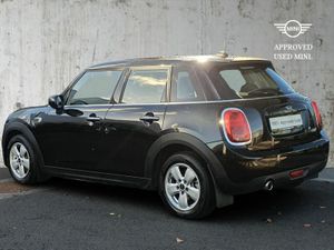 Mini Cooper 5-Door Cooper Classic - Image 3