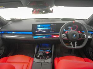 BMW M5 Saloon - Image 4