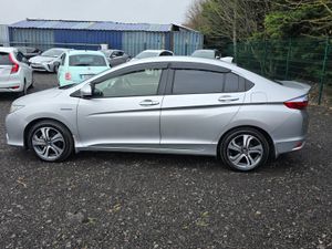 Honda Grace 2016 Automatic Hybrid Low Miles - Image 4