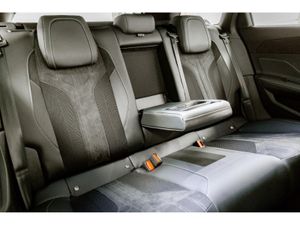 Peugeot 308 E-GT SW 54kWh Auto 156HP - Image 4
