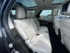 18 LANDROVER DISCOVERY HSE 7 SEAT MEGA SPEC - Image 4