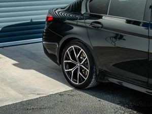 BMW 5-Series 520D M SPORT - Image 3