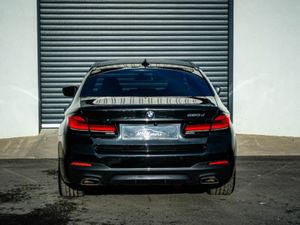 BMW 5-Series 520D M SPORT - Image 4