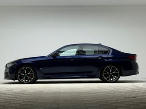 BMW 5-Series 520D M SPORT PRO *HUGE SPEC* - Image 4