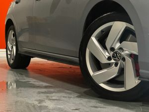 Volkswagen Golf 1.4 TSI GTE 245PS 5DR Auto - Image 2
