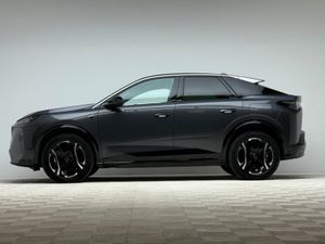 Peugeot 3008 GT EV 73kWh 210HP - Image 4
