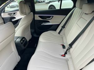 Mercedes-Benz E-Class E 300DE AMG Line Plus - Image 4