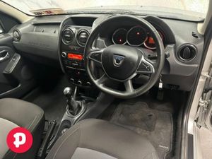 Dacia Duster Signature 1.5 DCI 110 4 4DR - Straigh - Image 4
