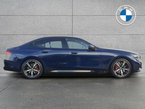 BMW 5-Series 530e M Sport Pro - Image 4
