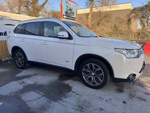 142 Mitsubishi Outlander 2.2D 4WD 7-Seater Intense - Image 4