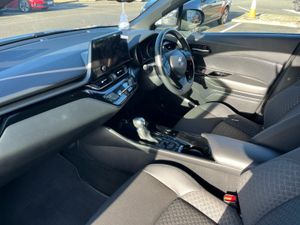 Toyota C-HR 1.8 Hybrid Sport - Image 3