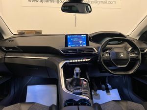 LOVELY PEUGEOT 5008 ALLURE 1.5HDI 2020  7 Seater • - Image 4