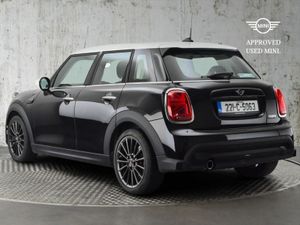 Mini Cooper 5-Door Cooper Classic - Image 3