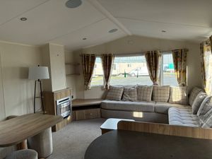 JUST IN AND ABSOLUTELY STUNNING - Image 4