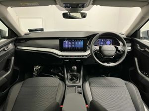 Skoda Octavia Selection 2.0TDI 115BHP - Reversing - Image 4