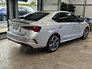 22 SKODA OCTAVIA VRS 1.4 PETROL HYBRID - Image 2