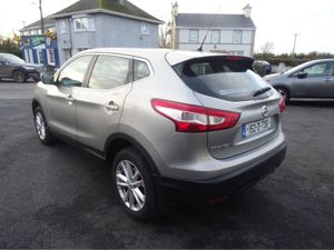 Nissan Qashqai 1.5 SV E6 4DR - Image 2