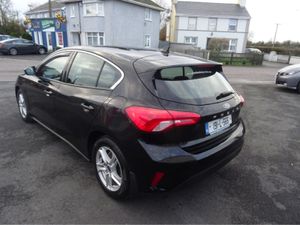 Ford Focus ZETEC 1.5 TDCI *low mileage* - Image 4