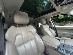 161 RANGE ROVER SPORT 3.0 HSE - Image 2