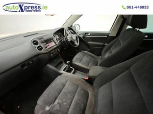 Volkswagen Tiguan Sport 2.0 TDI Panoramic roof - Image 4