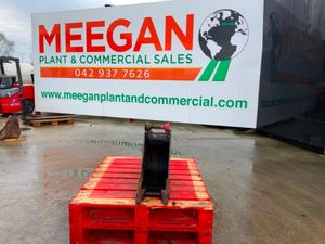 9" MINI DIGGER BUCKET..........30mm PINS......... - Image 2