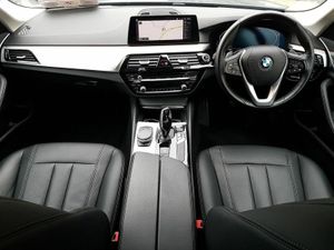BMW 5-Series 520d SE - Image 4