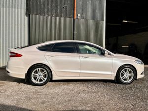 Ford Mondeo 2017 Titanium 2 liter - Image 3