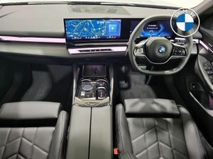 BMW i5 eDrive40 Sport Edition Saloon - Image 4