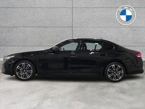 BMW 5-Series 530e M Sport Saloon - Image 3