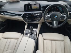 BMW 5-Series 530d xDrive M Sport Auto - Image 4