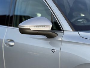 Volkswagen Tiguan R-LINE TDI S-A DSG - Image 3