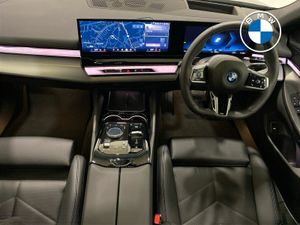 BMW i5 eDrive40 M Sport Pro Saloon - Image 4