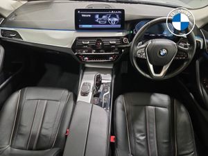 BMW 5-Series 530e SE Saloon - Image 4