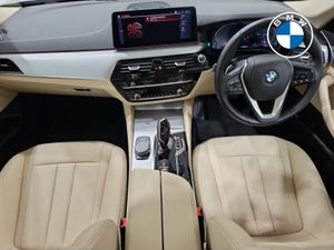 BMW 5-Series 520d SE Saloon - Image 4