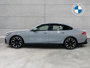 BMW i5 eDrive40 M Sport Saloon - Image 4