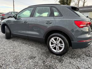 Audi Q3 1.4 TFSI 45 TECHNIK S Tronic - Image 3