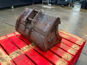 24" MINI DIGGER BUCKET......30mm PINS.......C04. - Image 3