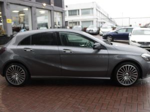 1.6 SPORT PLUS 5DR HATCHBACK  AUTOMATIC // 1 OWNER - Image 3