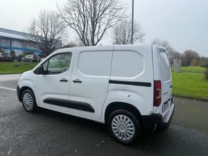 Peugeot Partner 202 3 Seats INCLUDES VAT - Image 4