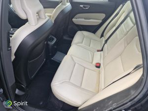 Volvo XC60 T8 Plug In Hybrid AWD (4WD) Inscription - Image 3